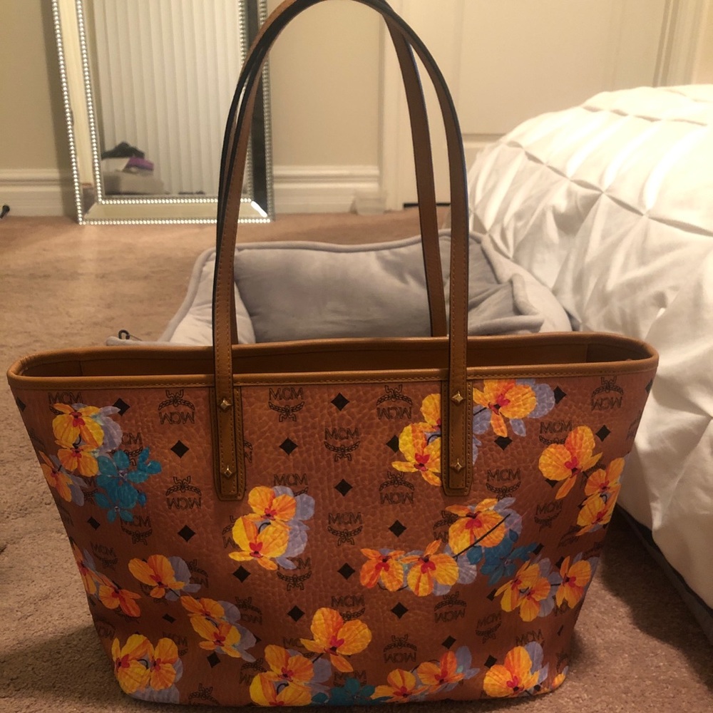 MCM zip tote handbag